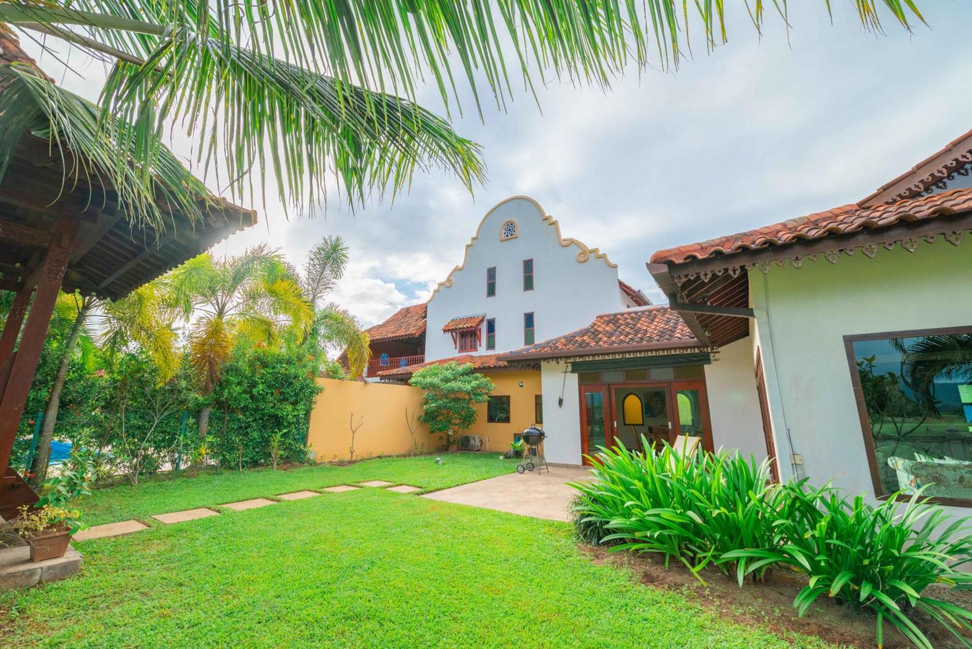 Limasan Villa Langkawi Pantai Cenang  Exteriör bild