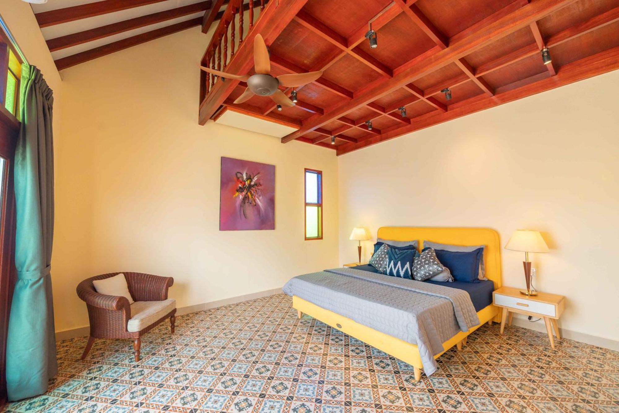 Limasan Villa Langkawi Pantai Cenang  Rum bild