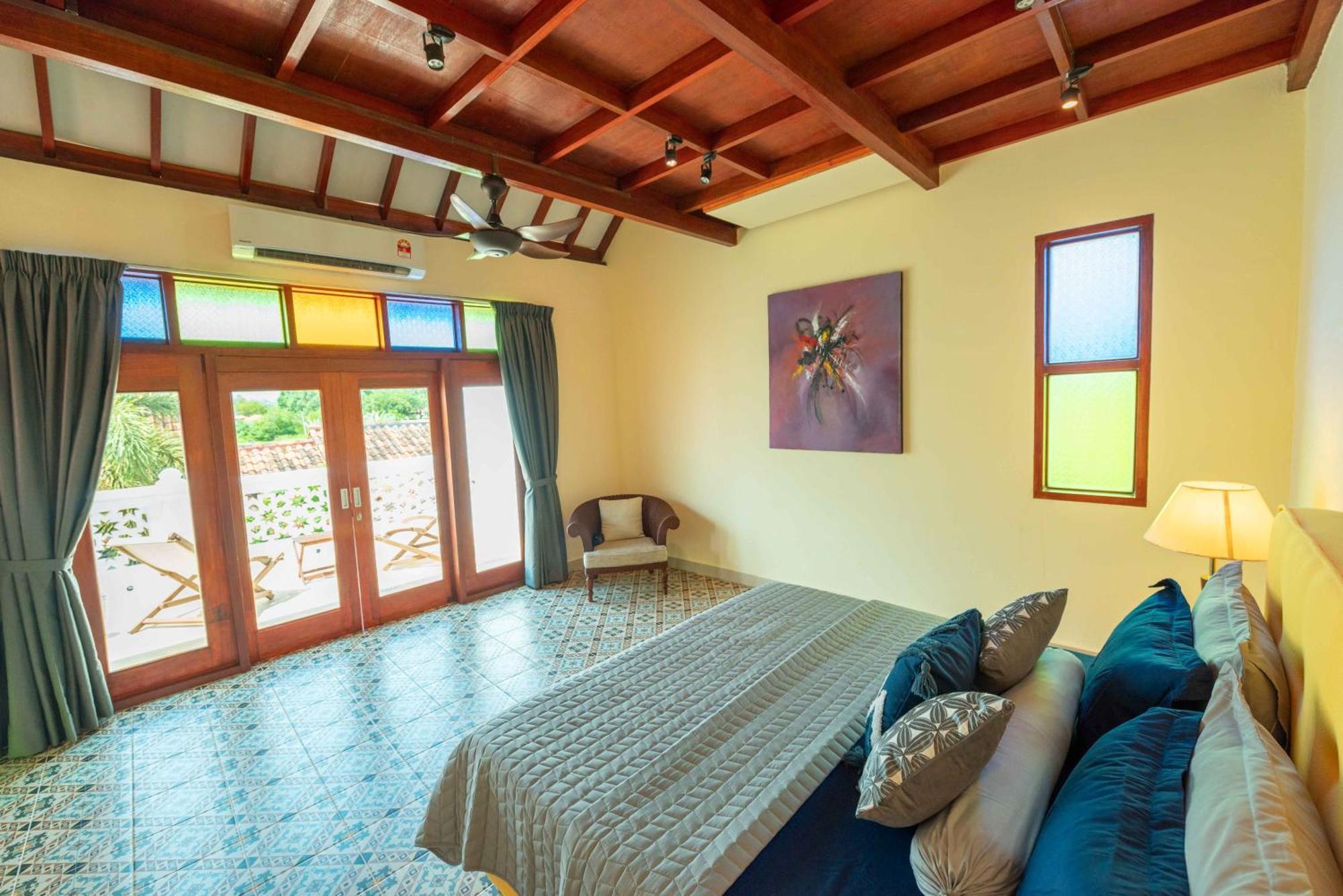 Limasan Villa Langkawi Pantai Cenang  Rum bild