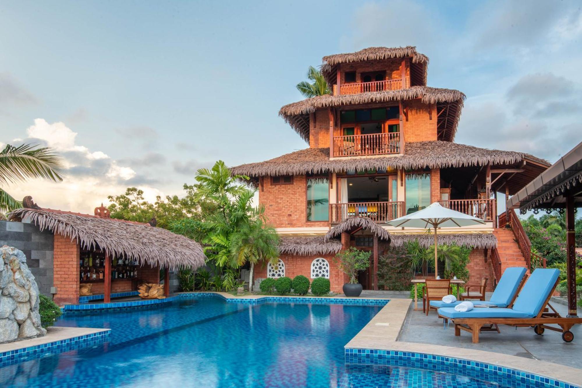 Limasan Villa Langkawi Pantai Cenang  Rum bild